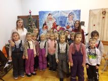 Развлекательная программа "В гости к елочке"